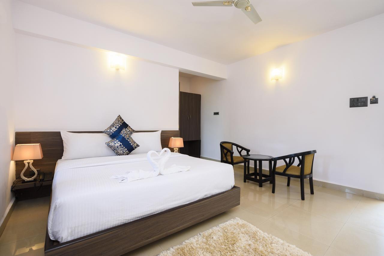 Hotel Mulberry Mint Calangute Goa Esterno foto