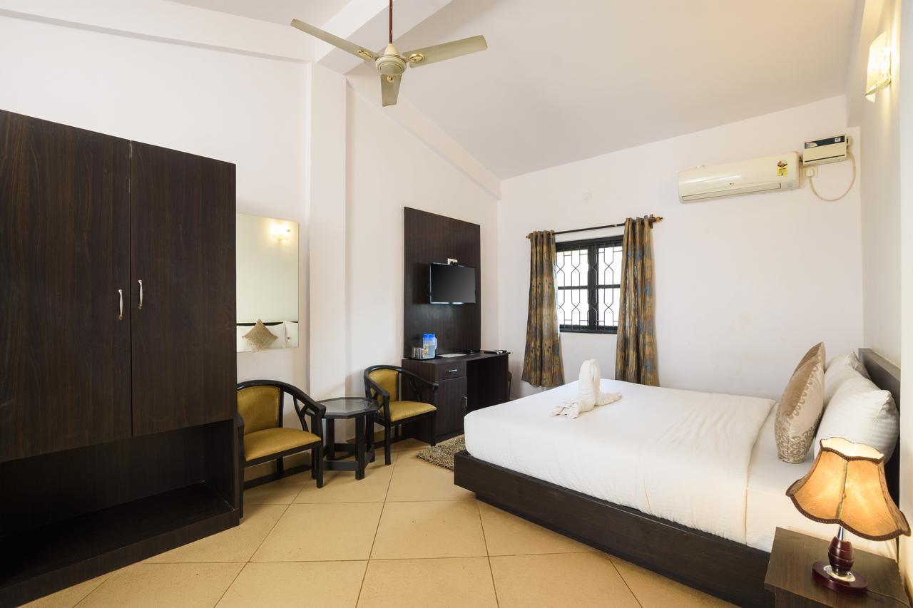 Hotel Mulberry Mint Calangute Goa Esterno foto