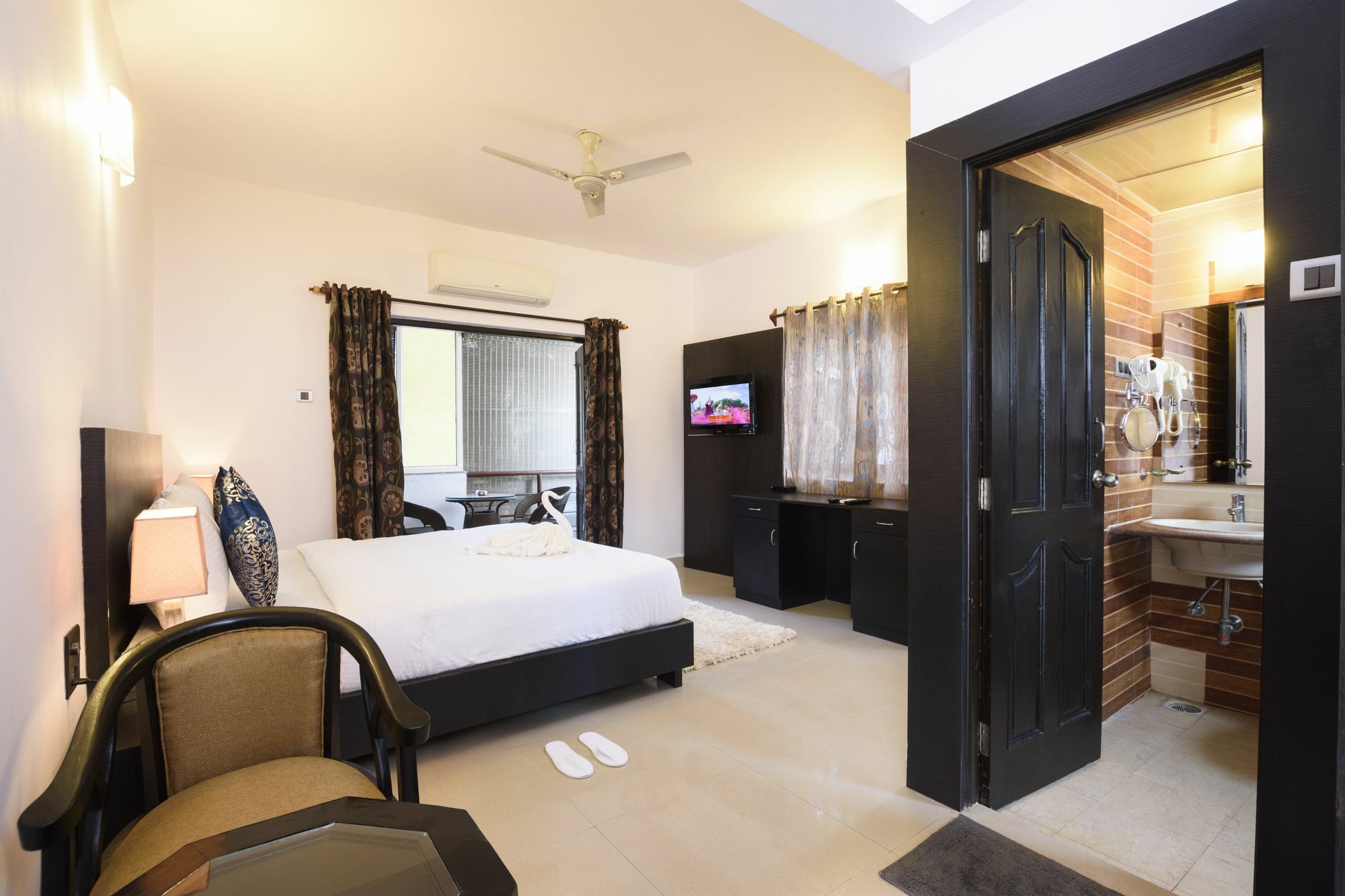 Hotel Mulberry Mint Calangute Goa Esterno foto