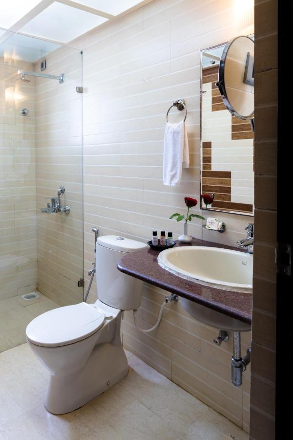 Hotel Mulberry Mint Calangute Goa Esterno foto
